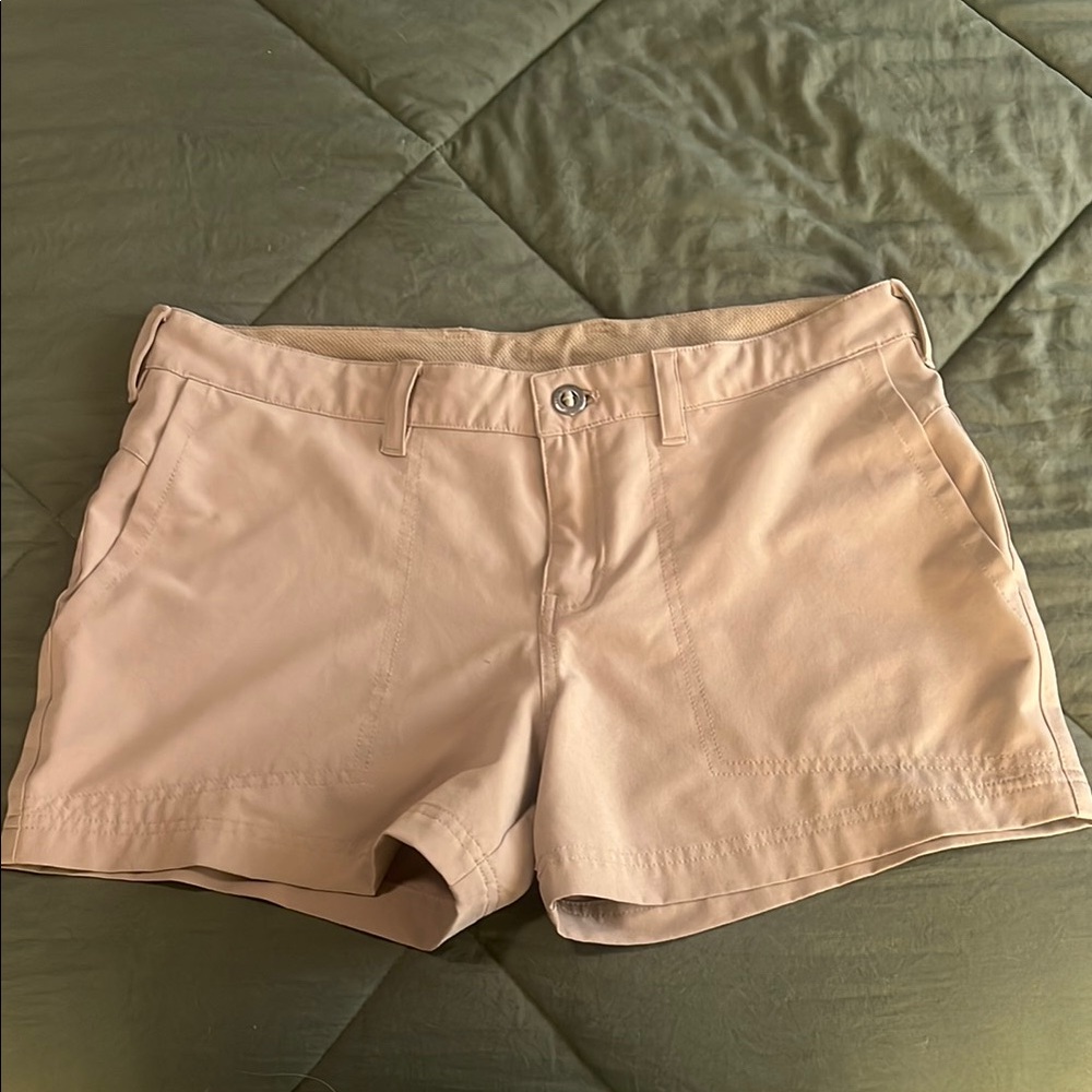 Patagonia women’s hiking shorts- khaki sz 8